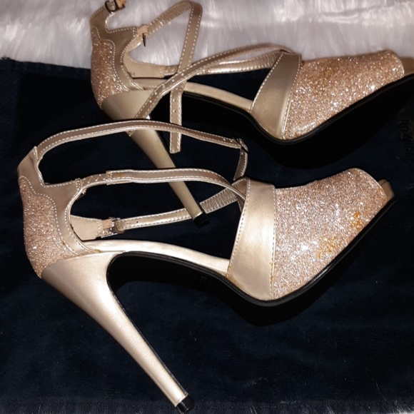 Heels - Picture 5 of 5